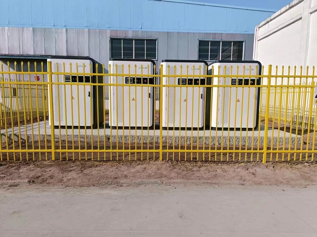 125kw 144KWh Υψηλής Απόδοσης ΟΛΟΣ σε ένα υγρό ψύξη ESS ντουλάπι για την πόλη ESS και EV φόρτιση